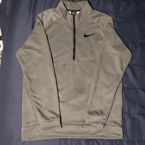 NIKE DRI-FIT 1/4 Zip Sweater/Fitness Top. MEDIUM. GRAY